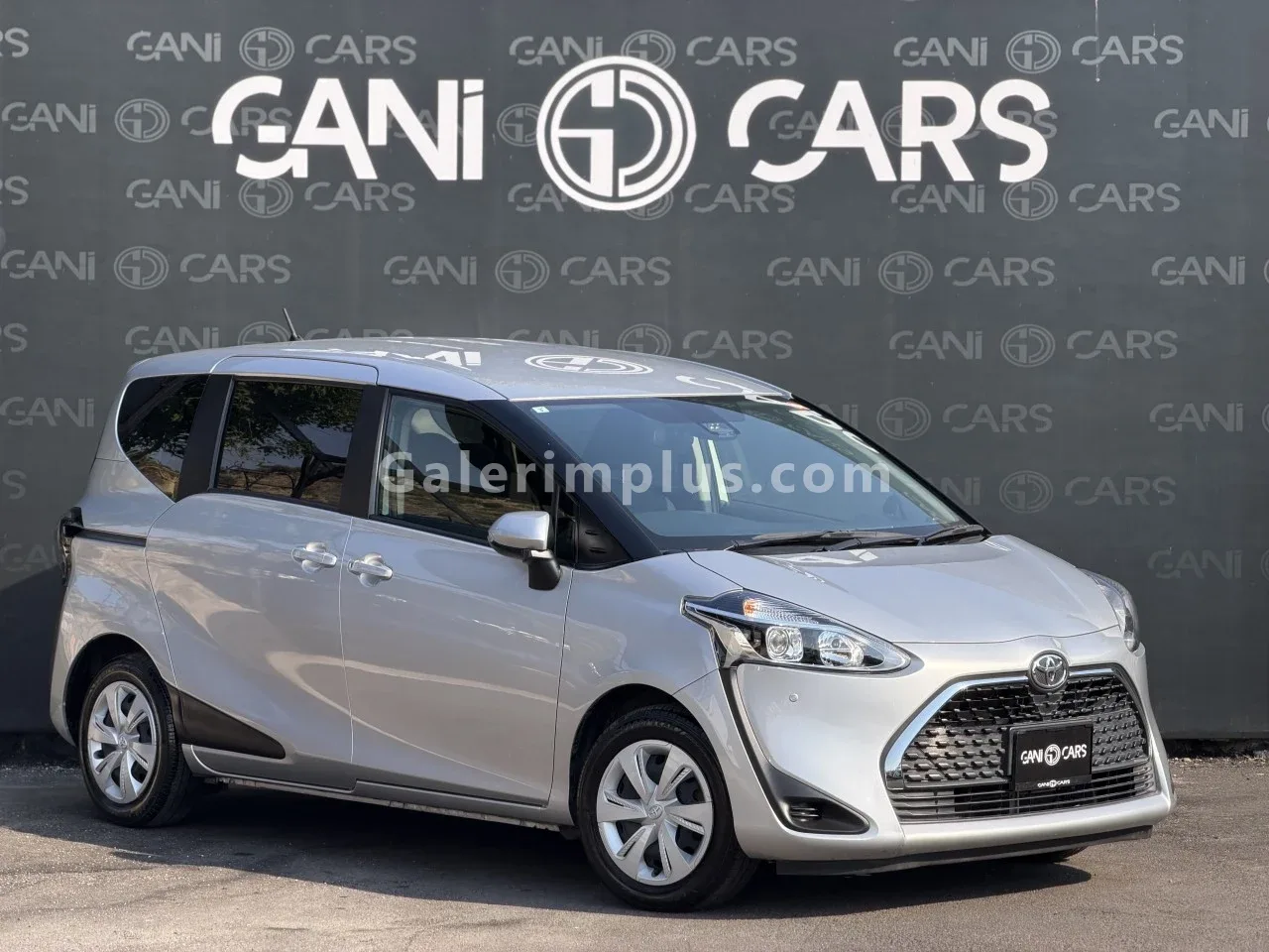 2022 Toyota Sienta Sienta Girne Satılık İkinci El | GalerimPlus - Fotoğraf 1