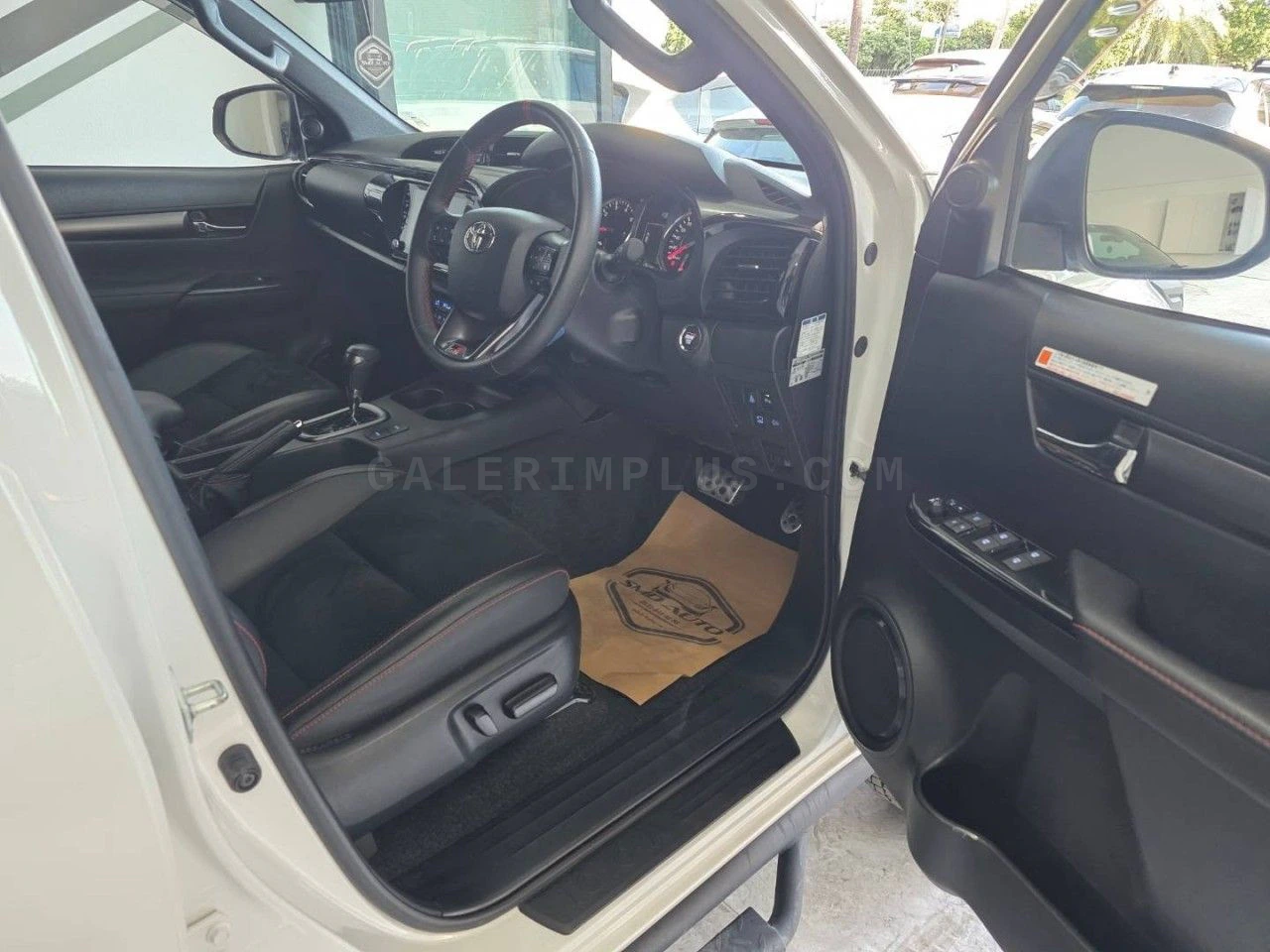 2023 Model Otomatik Toyota Hilux Lefkoşa Satılık İkinci El | GalerimPlus - Thumbnail 7