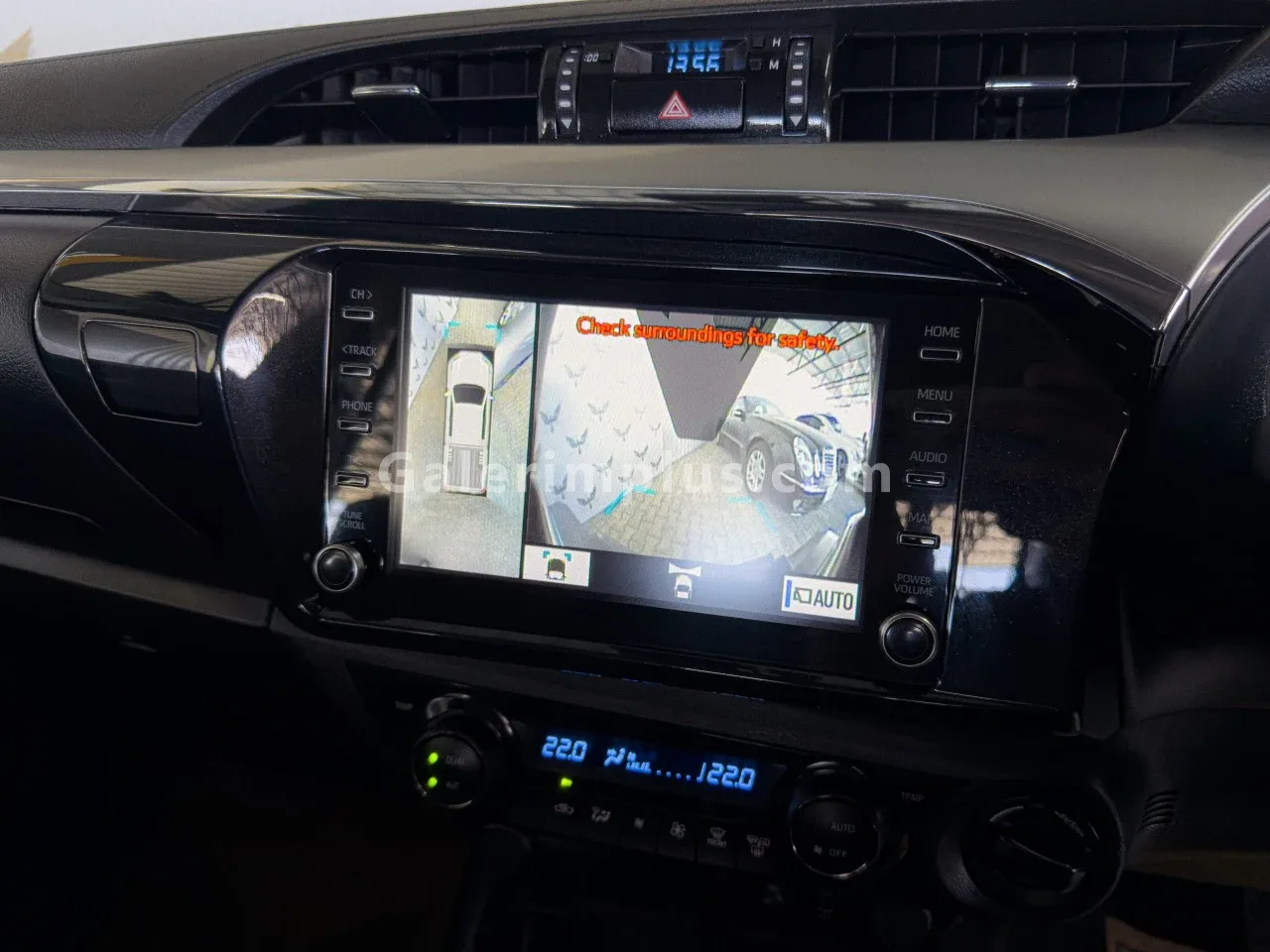2026 Model Otomatik Toyota Hilux 2.4 D Girne Satılık İkinci El | GalerimPlus - Thumbnail 6