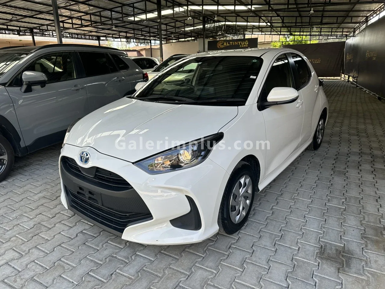 2023 Toyota Yaris 1.5 Hybrid Lefke Satılık İkinci El | GalerimPlus - Thumbnail 2
