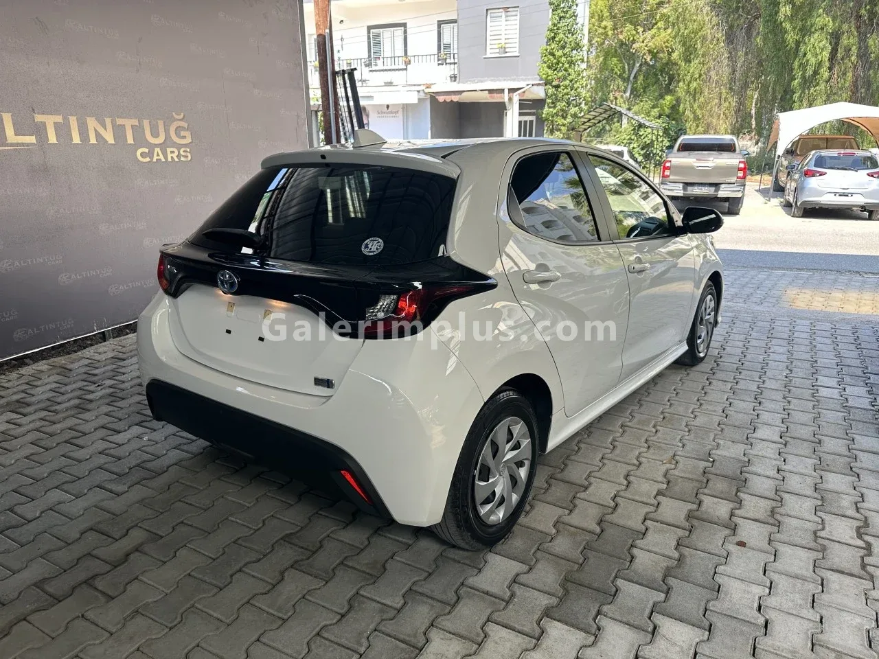 2023 Toyota Yaris 1.5 Hybrid Lefke Satılık İkinci El | GalerimPlus - Thumbnail 3