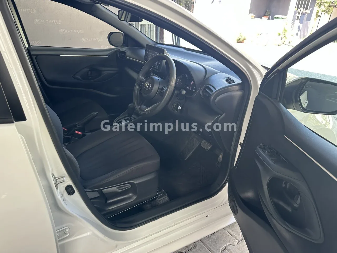 2023 Toyota Yaris 1.5 Hybrid Lefke Satılık İkinci El | GalerimPlus - Thumbnail 5