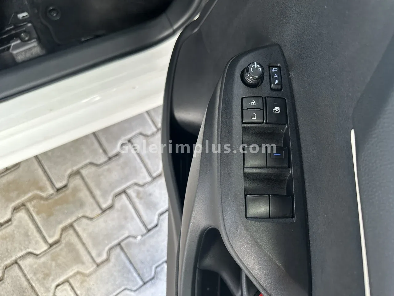 2023 Toyota Yaris 1.5 Hybrid Lefke Satılık İkinci El | GalerimPlus - Thumbnail 6
