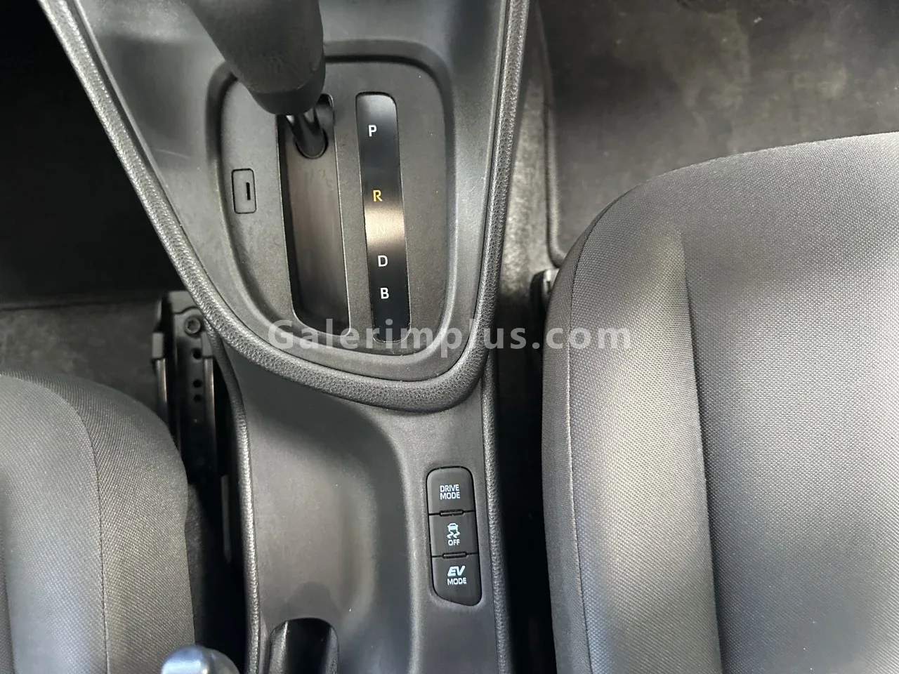2023 Toyota Yaris 1.5 Hybrid Lefke Satılık İkinci El | GalerimPlus - Thumbnail 8
