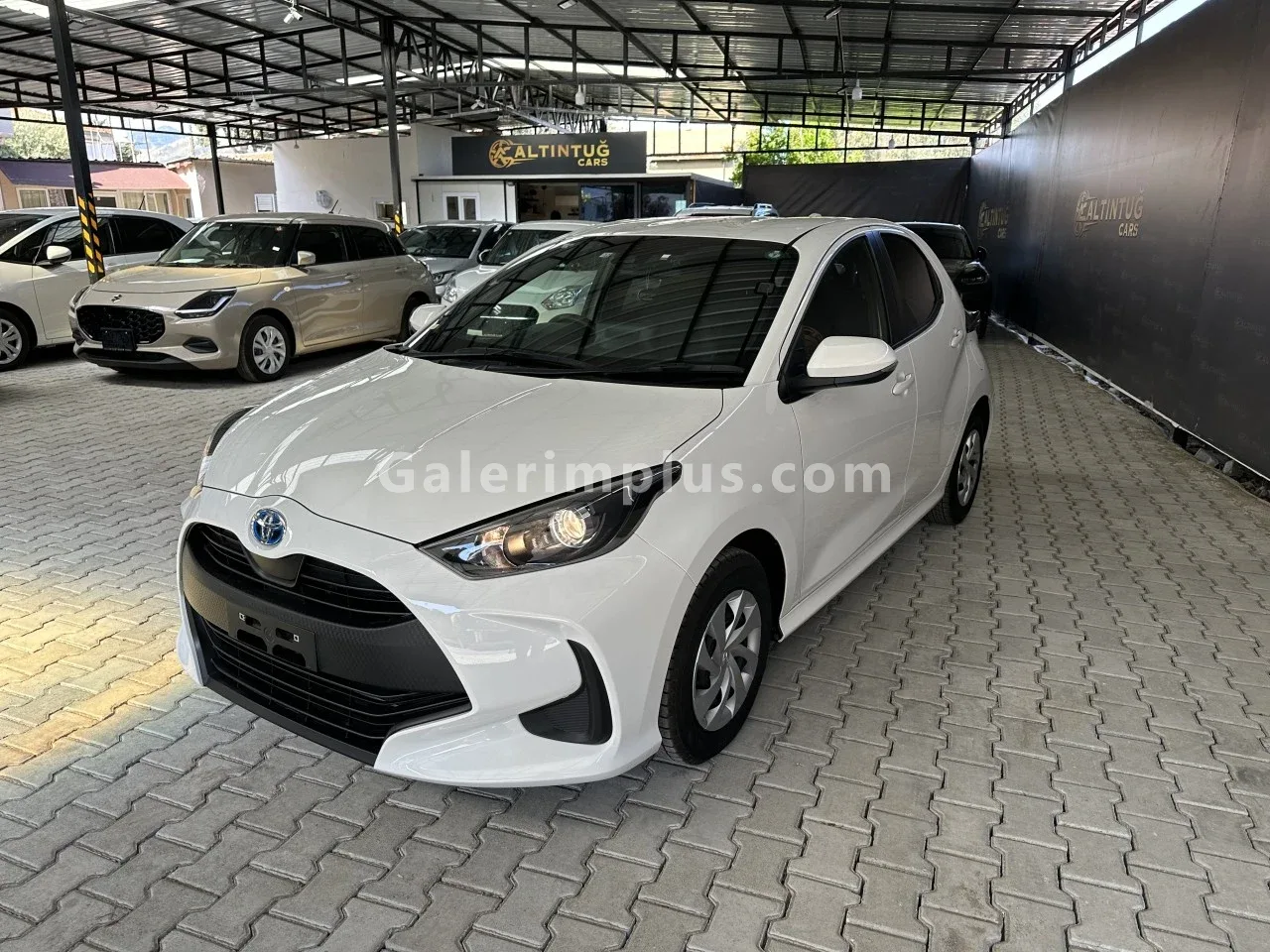 2023 Toyota Yaris 1.5 Hybrid Lefke Satılık İkinci El | GalerimPlus - Thumbnail 2