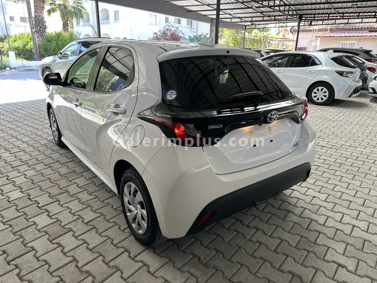 2023 Toyota Yaris 1.5 Hybrid Lefke Satılık İkinci El | GalerimPlus - Thumbnail 3