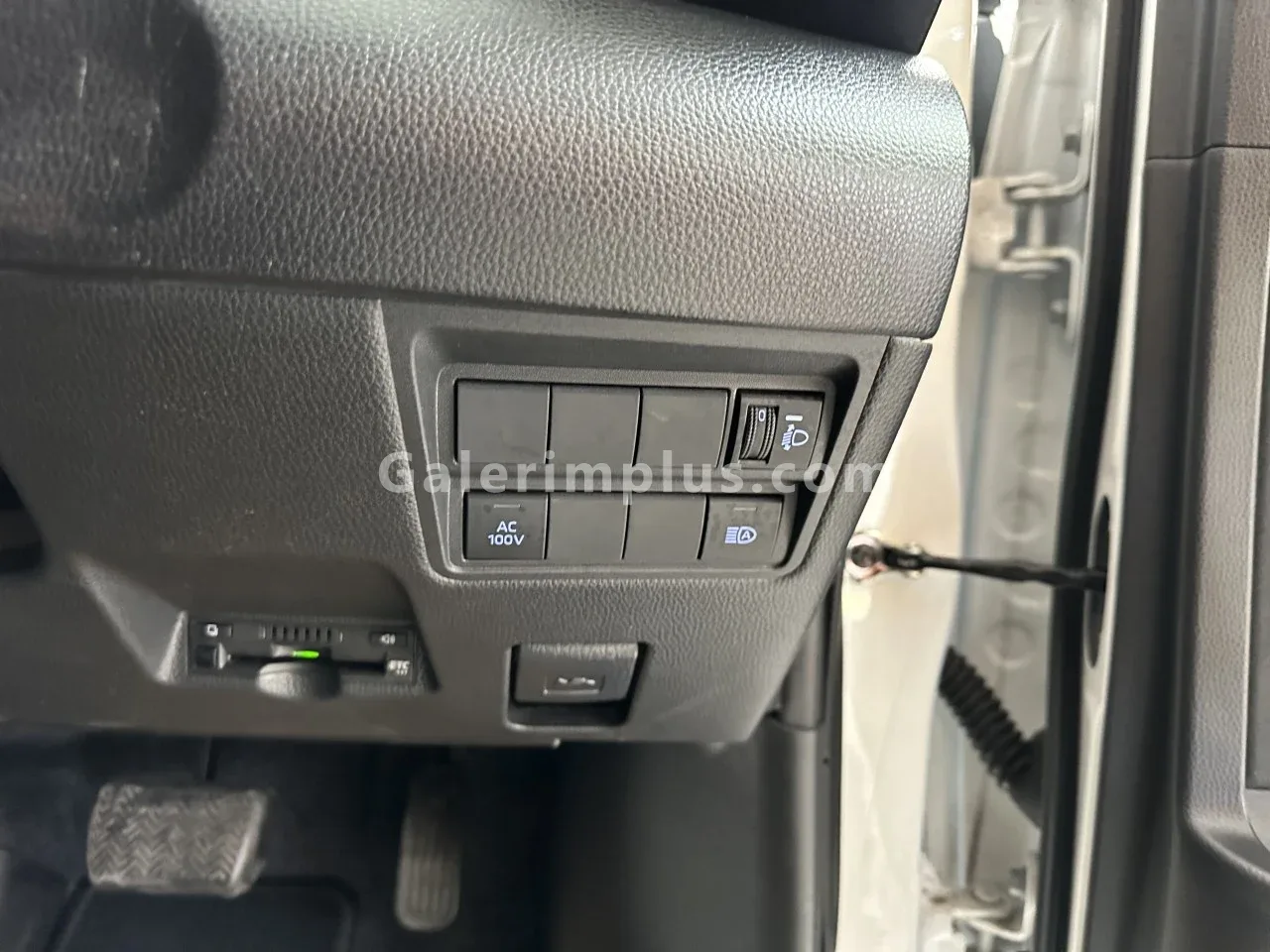 2023 Toyota Yaris 1.5 Hybrid Lefke Satılık İkinci El | GalerimPlus - Thumbnail 7