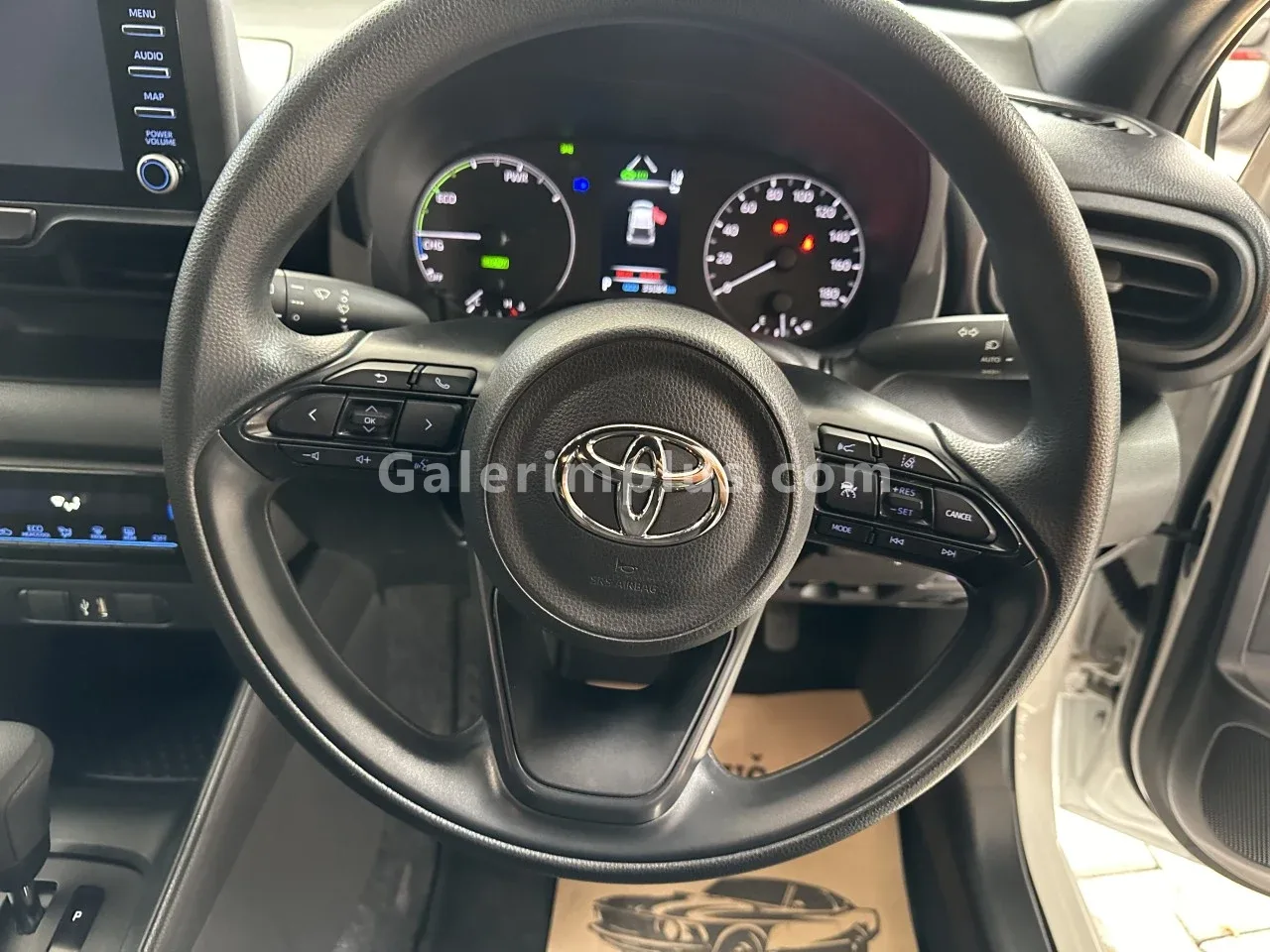 2023 Toyota Yaris 1.5 Hybrid Lefke Satılık İkinci El | GalerimPlus - Thumbnail 8