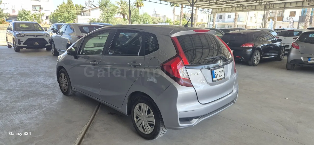 2018 Model Otomatik Honda Fit 1.5 Hybrid Automatic Lefkoşa Satılık İkinci El | GalerimPlus - Thumbnail 3