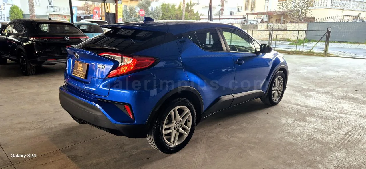 2023 Model Otomatik Toyota C-HR 1.8 Hybrid Lefkoşa Satılık İkinci El | GalerimPlus - Thumbnail 4