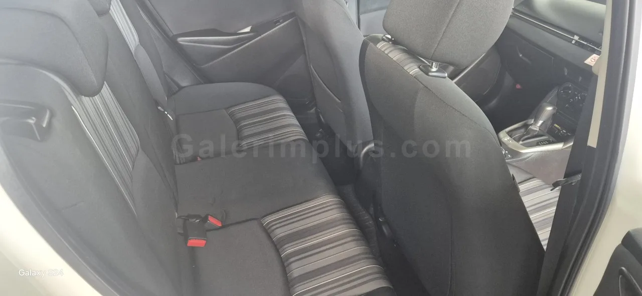 2023 Model Otomatik Mazda 2 1.5 Sky-G Lefkoşa Satılık İkinci El | GalerimPlus - Thumbnail 4