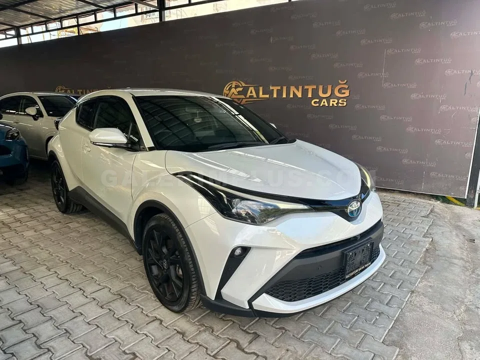 2023 Toyota C-HR 1.8 Hybrid Passion X-Pack 1.8 Hybrid Lefke Satılık İkinci El | GalerimPlus - Fotoğraf 1