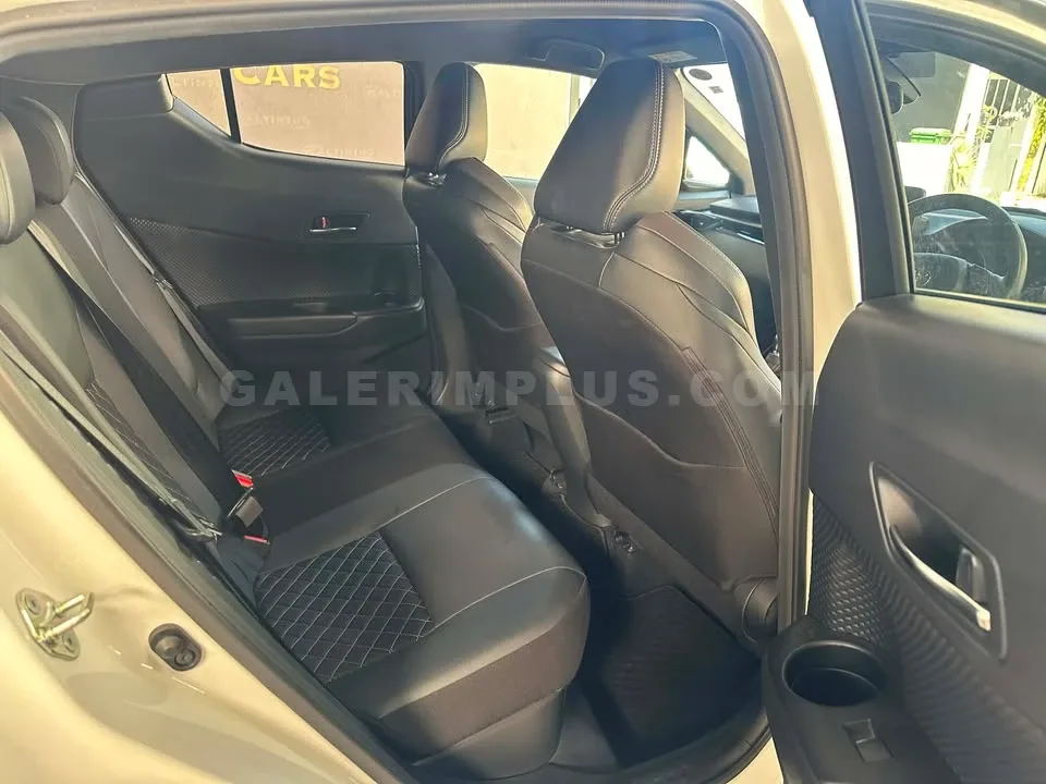 2023 Toyota C-HR 1.8 Hybrid Passion X-Pack 1.8 Hybrid Lefke Satılık İkinci El | GalerimPlus - Thumbnail 8