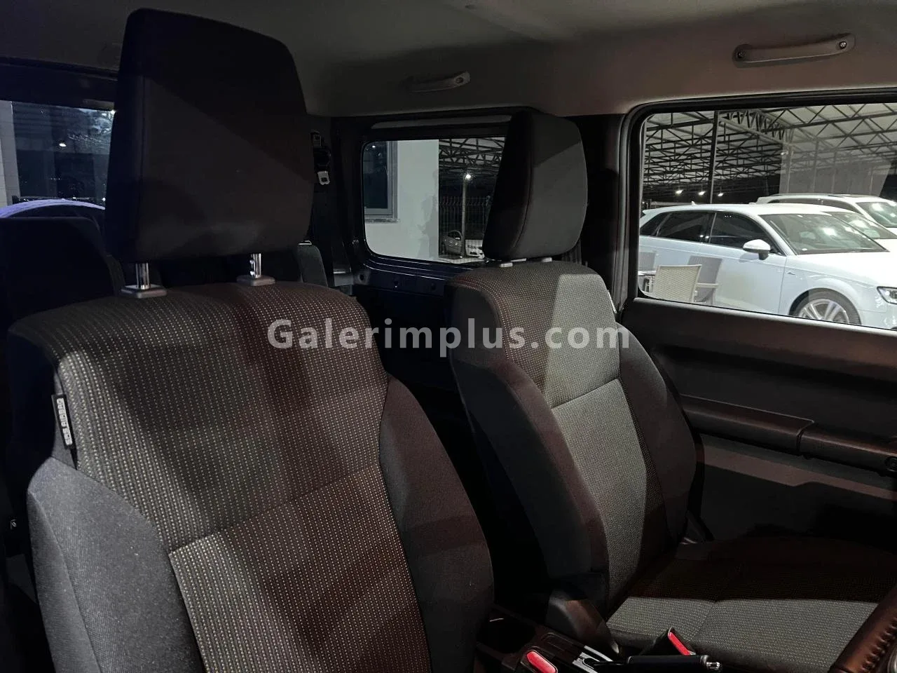 2025 Model Otomatik Suzuki Jimny Sierra Gazimağusa Satılık İkinci El | GalerimPlus - Thumbnail 8