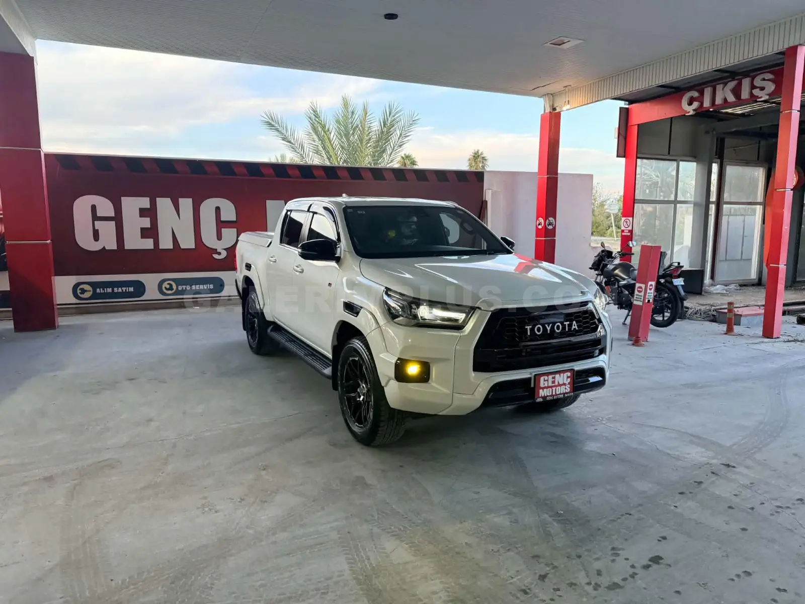 2024 Toyota Hilux GR 2.8 Gazimağusa Satılık İkinci El | GalerimPlus - Fotoğraf 1