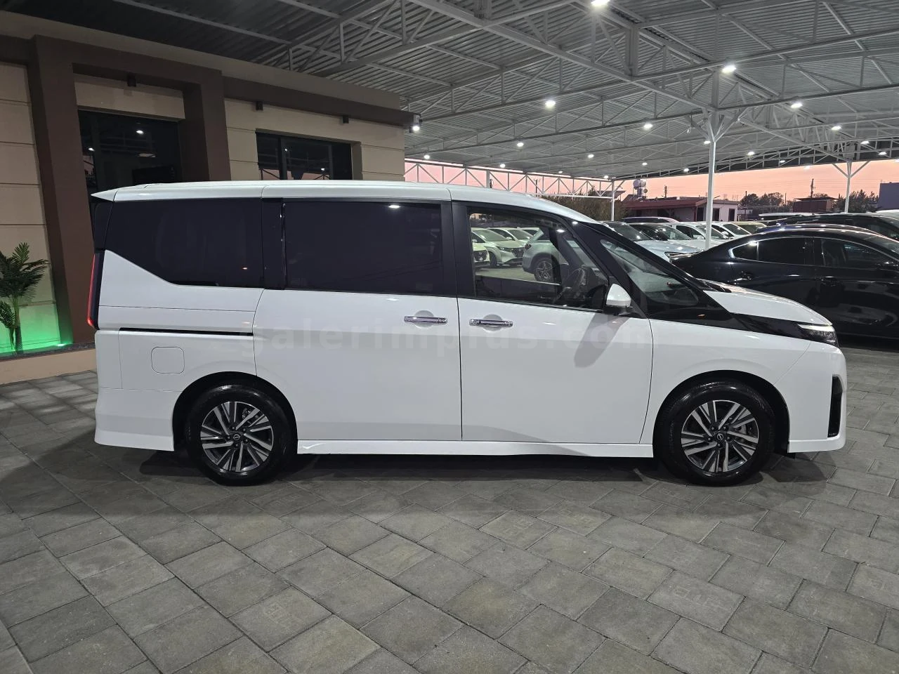 2023 Nissan Serena G.Mağusa Satılık İkinci El | GalerimPlus - Thumbnail 6