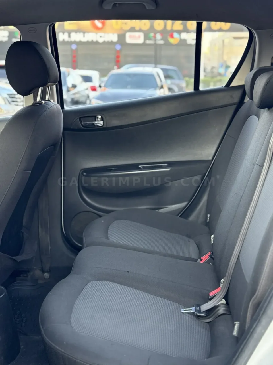 2013 Model Düz Hyundai i20 1.4 MPI Lefkoşa Satılık İkinci El | GalerimPlus - Thumbnail 3
