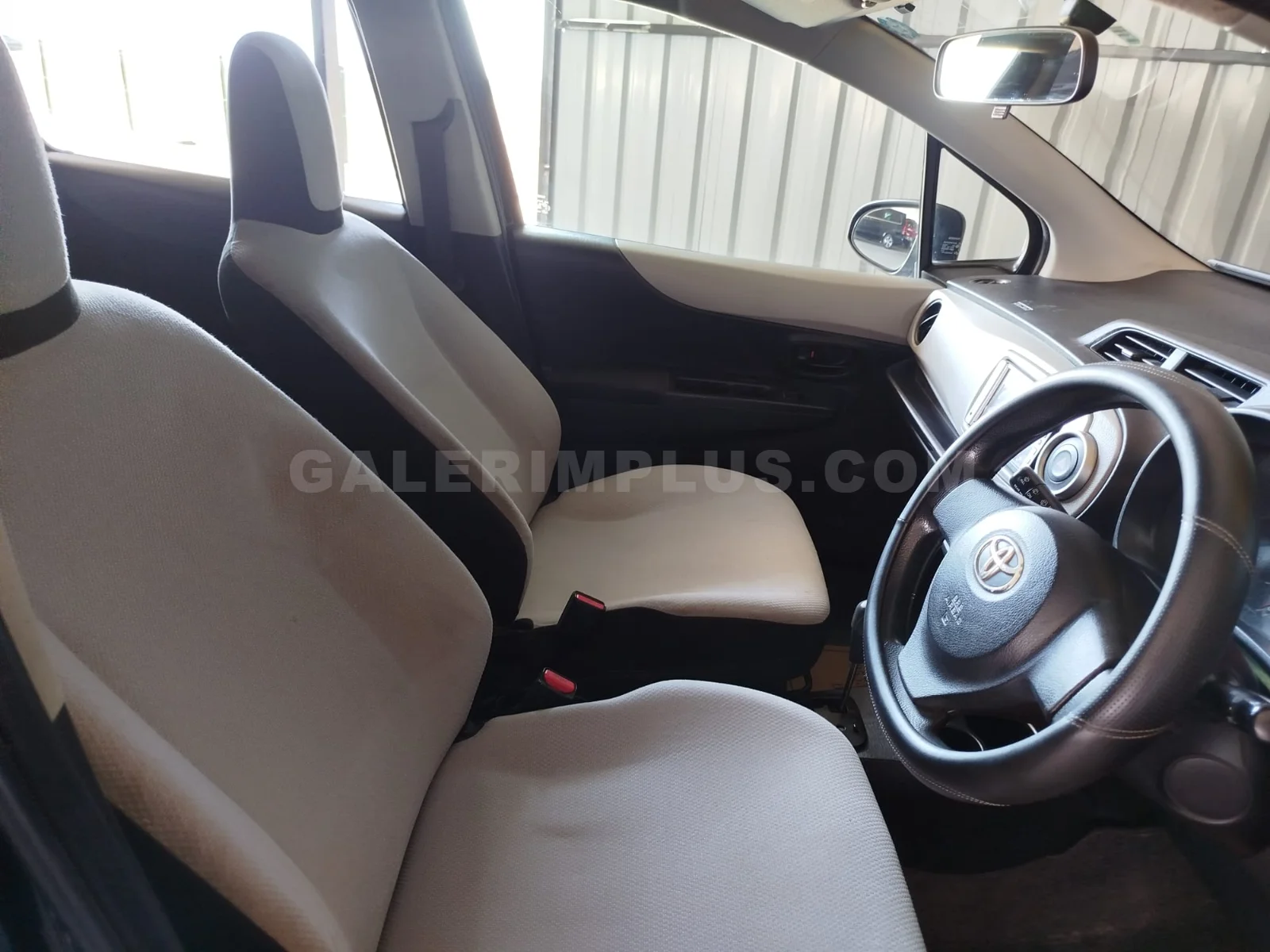 2011 Toyota Vitz 1.3 1.3 Lefkoşa Satılık İkinci El | GalerimPlus - Thumbnail 4