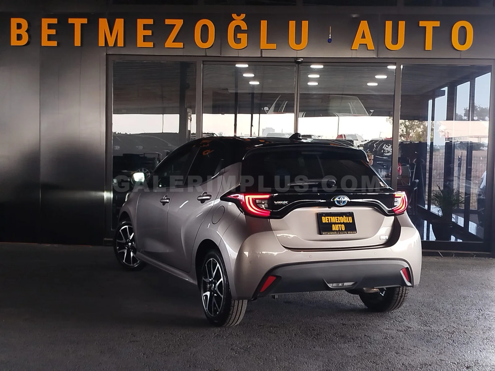 2022 Toyota Yaris 1.5 Hybrid 1.5 Hybrid Lefkoşa Satılık İkinci El | GalerimPlus - Thumbnail 3