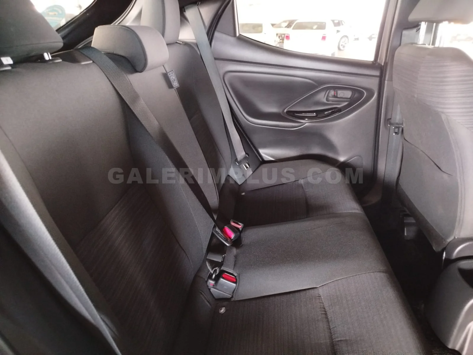 2022 Toyota Yaris 1.5 Hybrid 1.5 Hybrid Lefkoşa Satılık İkinci El | GalerimPlus - Thumbnail 8
