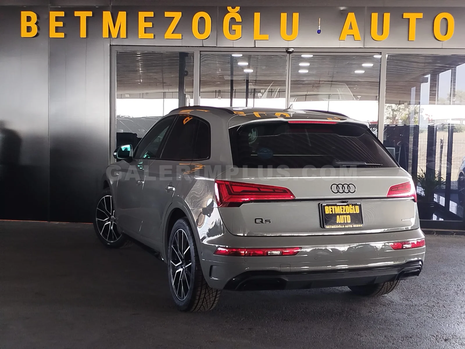 2022 Audi Q5 2.0 TDI Quattro S Line 2.0 TDI Quattro S Line Lefkoşa Satılık İkinci El | GalerimPlus - Thumbnail 3