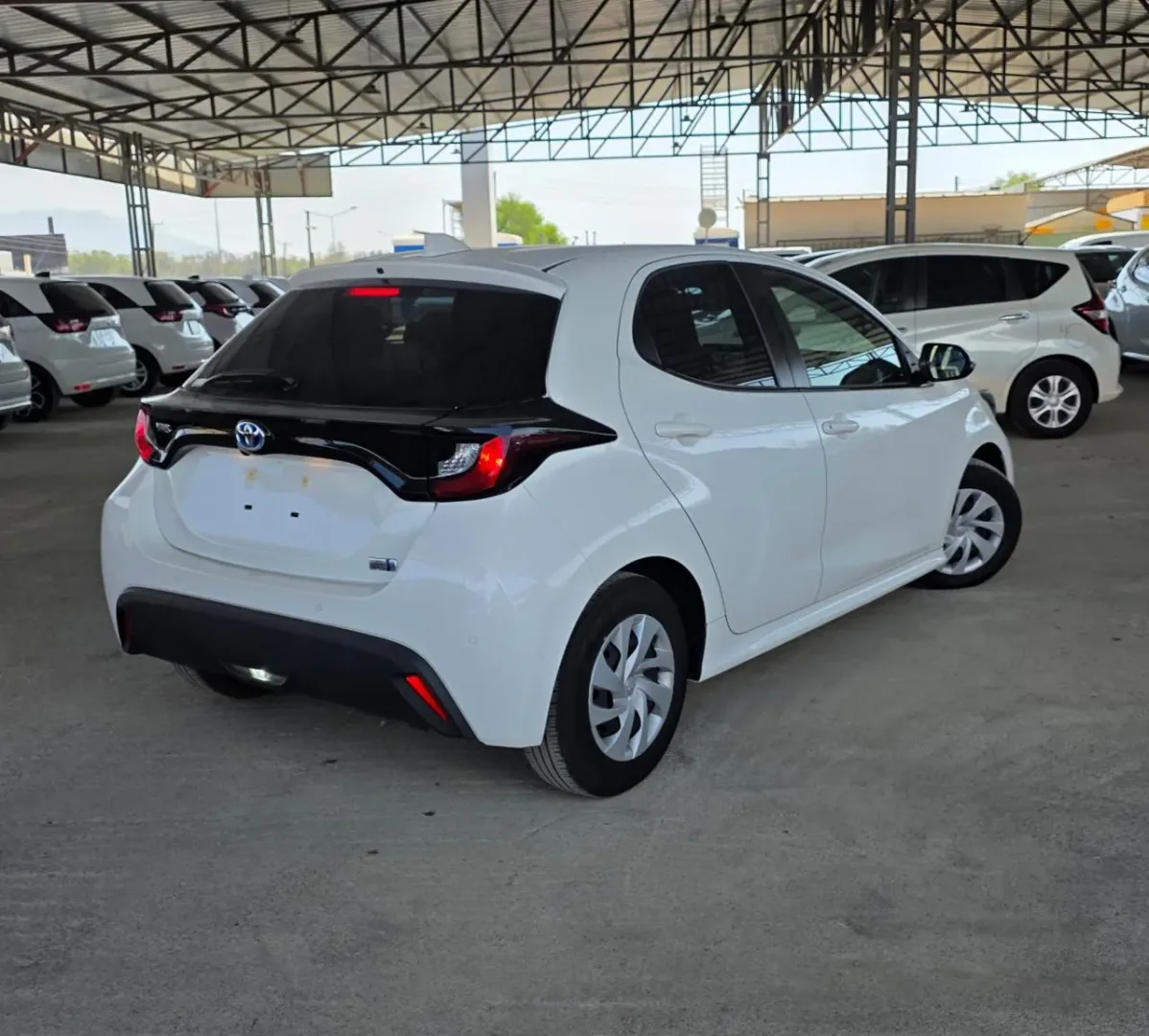 2022 Toyota Yaris 1.5 Hybrid Lefkoşa Satılık İkinci El | GalerimPlus - Thumbnail 4