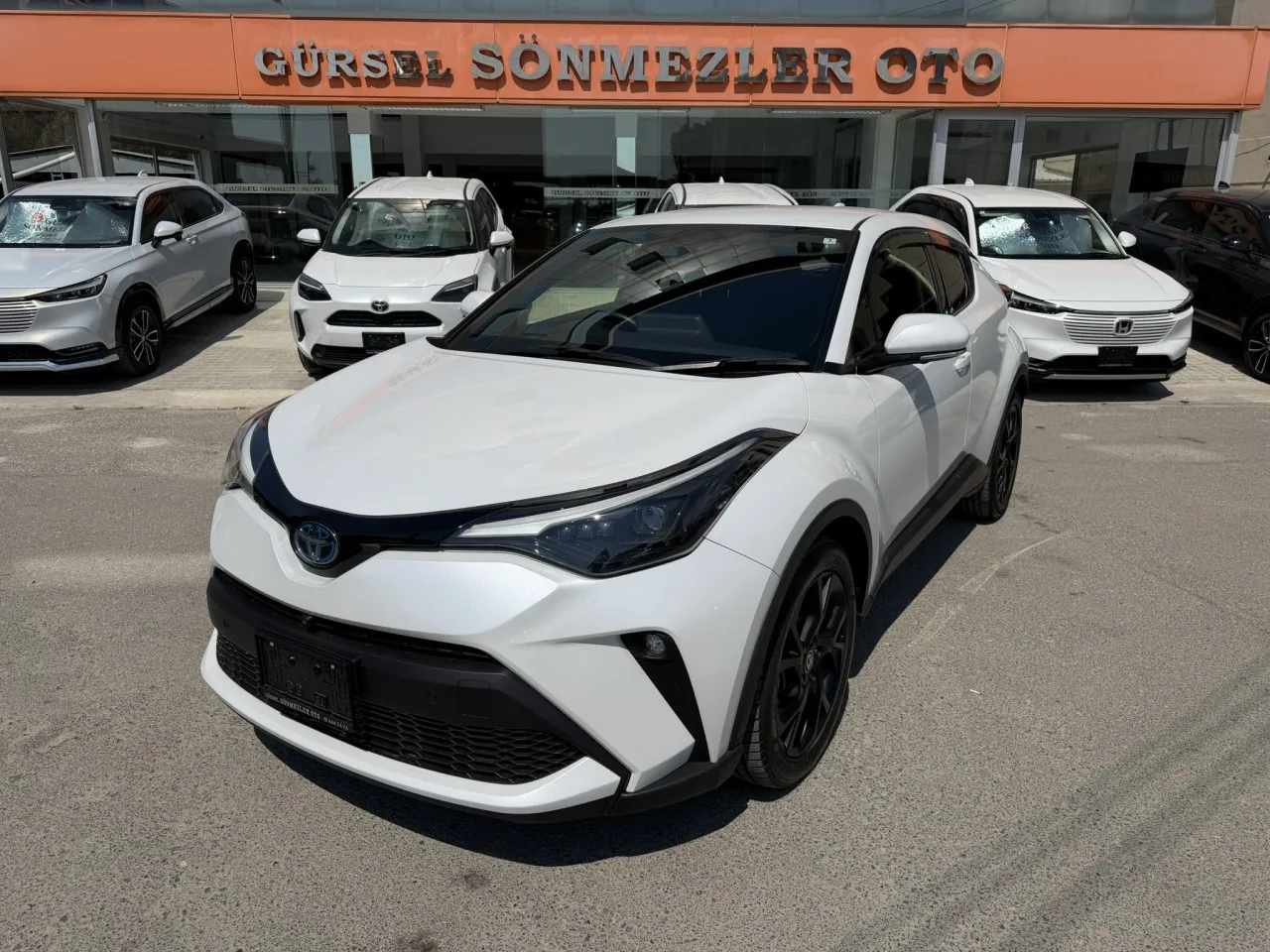 2022 Toyota C-HR 1.8 Hybrid Lefkoşa Satılık İkinci El | GalerimPlus - Fotoğraf 1