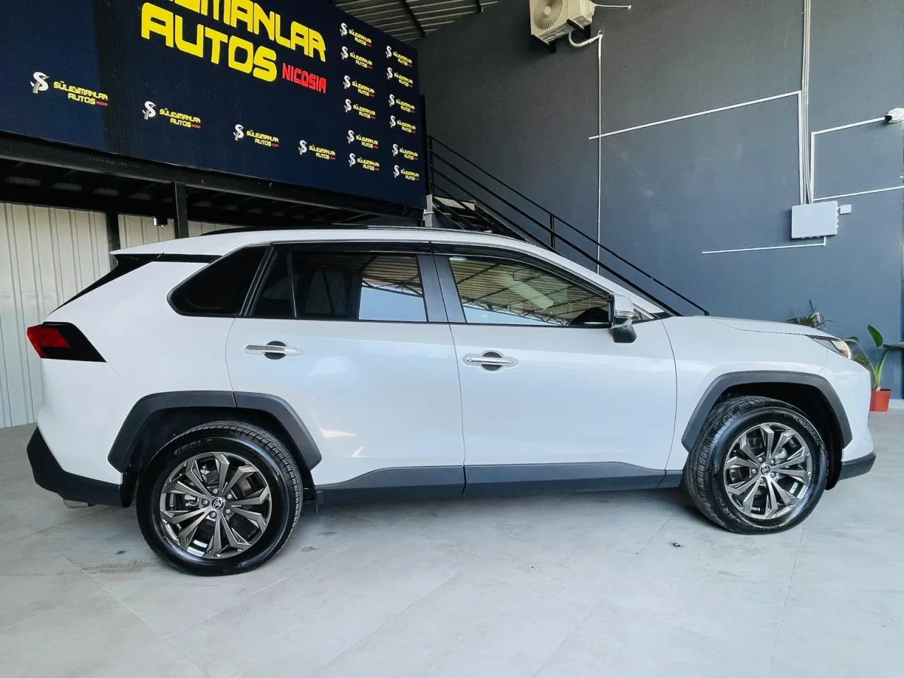 2023 Model Otomatik Toyota RAV4 2.5 Hybrid Lefkoşa Satılık İkinci El | GalerimPlus - Thumbnail 6