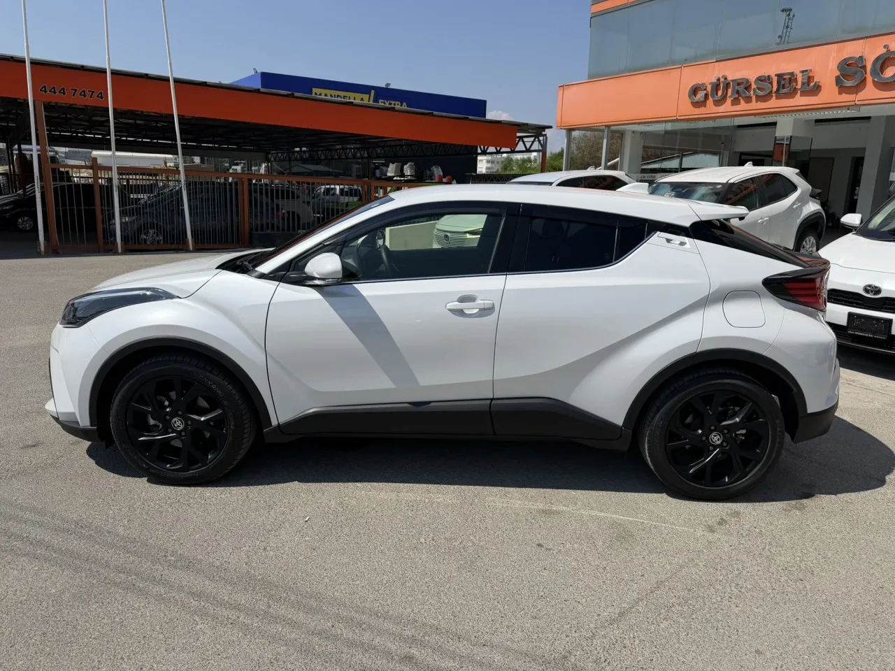 2022 Toyota C-HR 1.8 Hybrid Lefkoşa Satılık İkinci El | GalerimPlus - Thumbnail 2