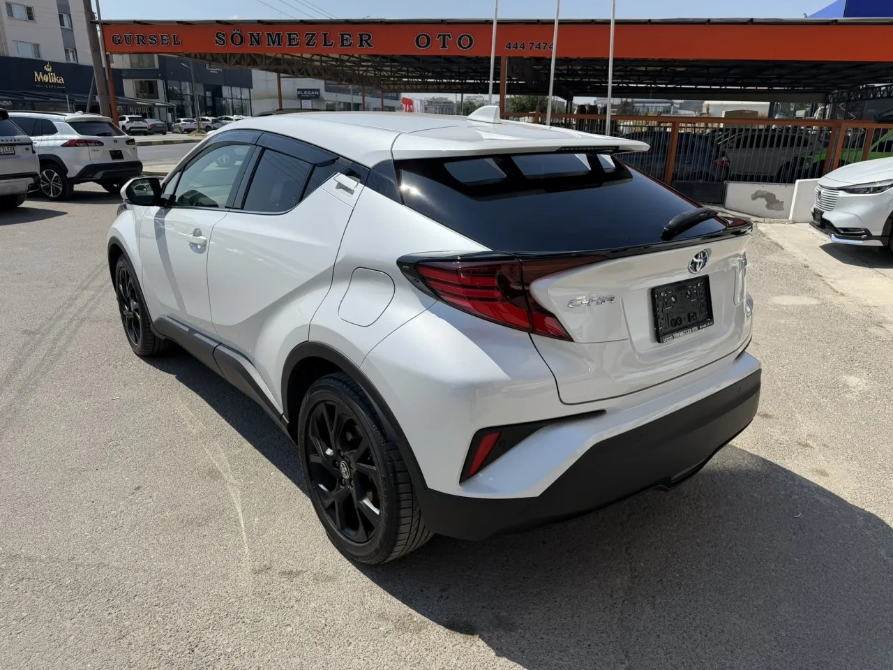2022 Toyota C-HR 1.8 Hybrid Lefkoşa Satılık İkinci El | GalerimPlus - Thumbnail 3