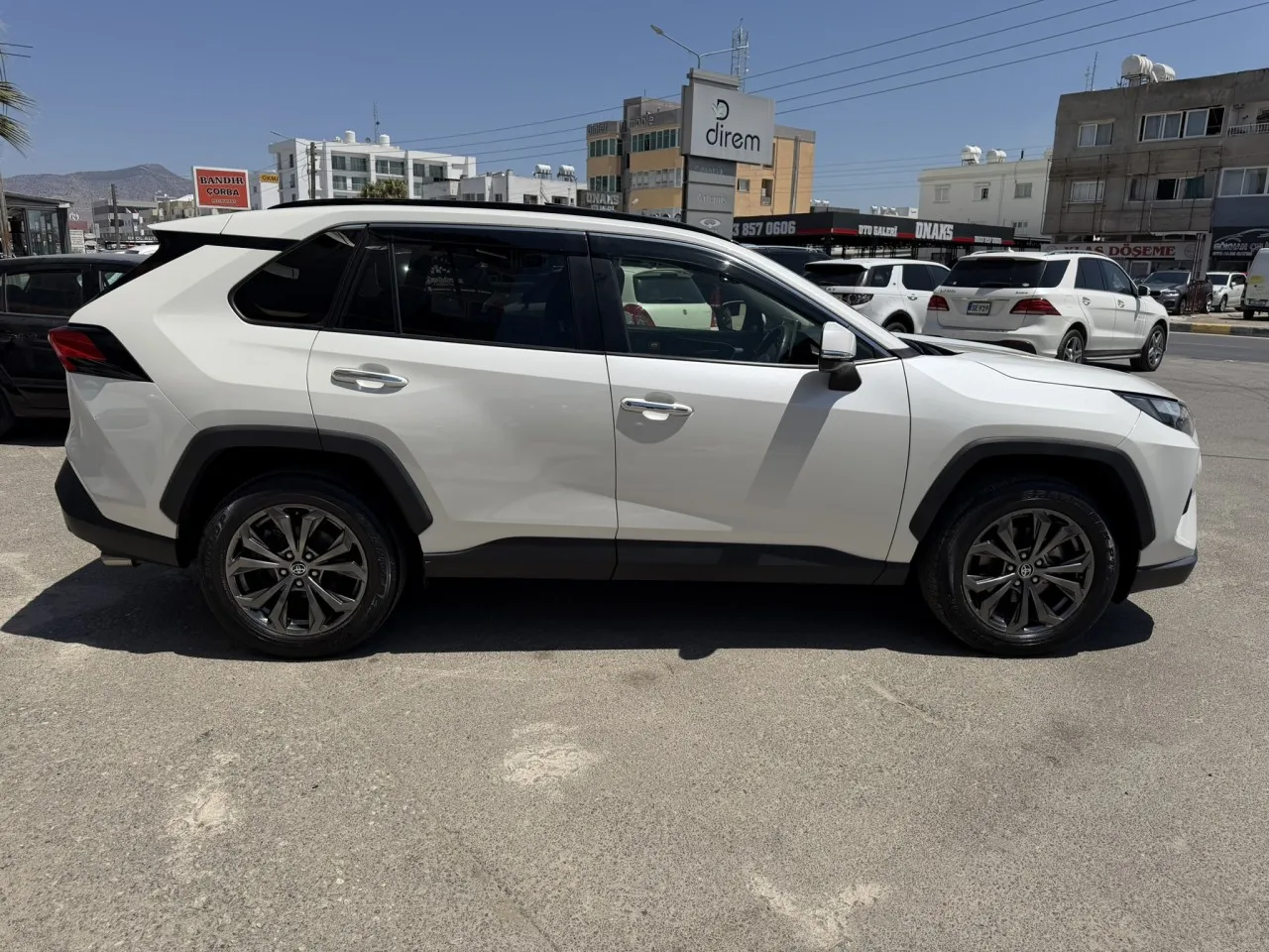 2022 Model Otomatik Toyota RAV4 2.5 Hybrid Lefkoşa Satılık İkinci El | GalerimPlus - Thumbnail 6