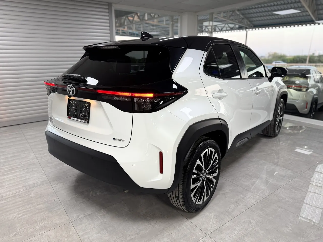 2025 Model Otomatik Toyota Yaris Cross 1.5 Hybrid Lefkoşa Satılık İkinci El | GalerimPlus - Thumbnail 2