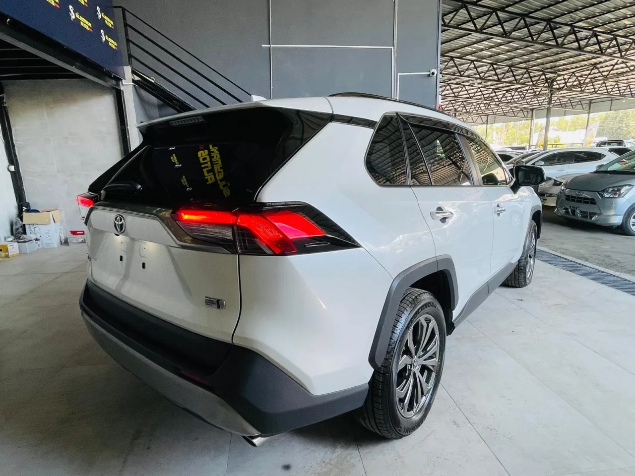 2023 Model Otomatik Toyota RAV4 2.5 Hybrid Lefkoşa Satılık İkinci El | GalerimPlus - Thumbnail 7