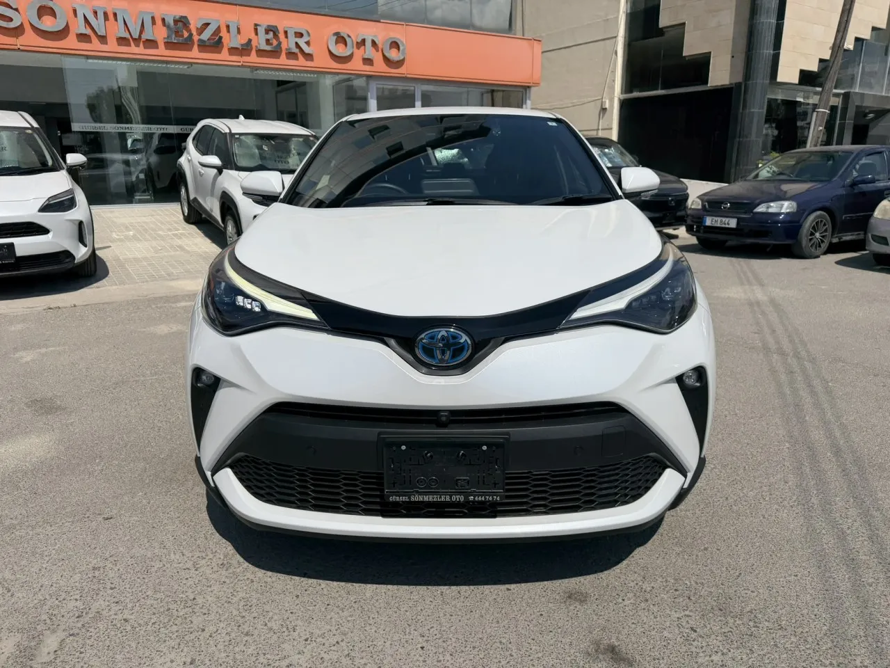 2022 Toyota C-HR 1.8 Hybrid Lefkoşa Satılık İkinci El | GalerimPlus - Thumbnail 8