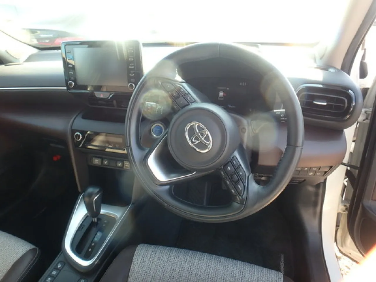 2022 Model Otomatik Toyota Yaris Cross 1.5 Hybrid Lefkoşa Satılık İkinci El | GalerimPlus - Thumbnail 6