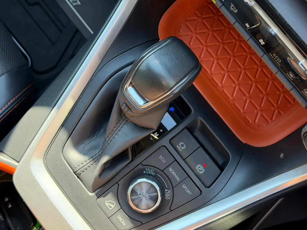 2023 Model Otomatik Toyota RAV4 2.0 Lefkoşa Satılık İkinci El | GalerimPlus - Thumbnail 3